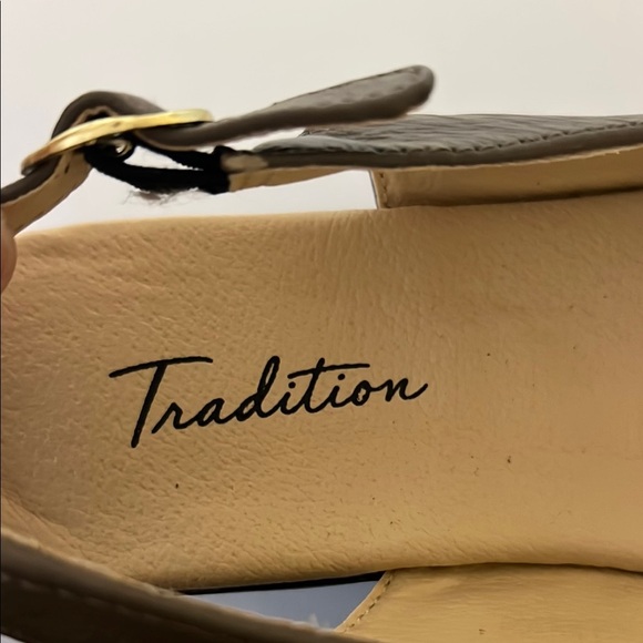 Tradition Women's Brown Peep Toe Slingback Shoes - Picture 4 of 6